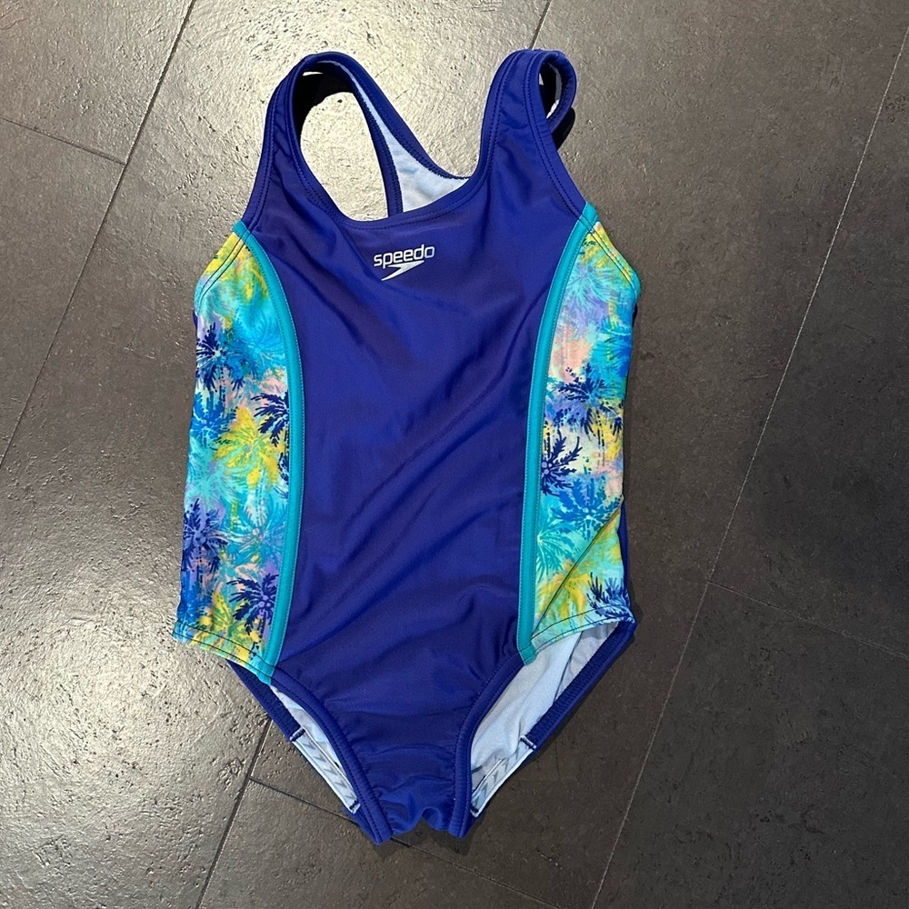 Speedo One-Piece Swimsuit size 6